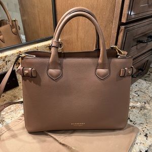 Medium Burberry Bag - in great condition